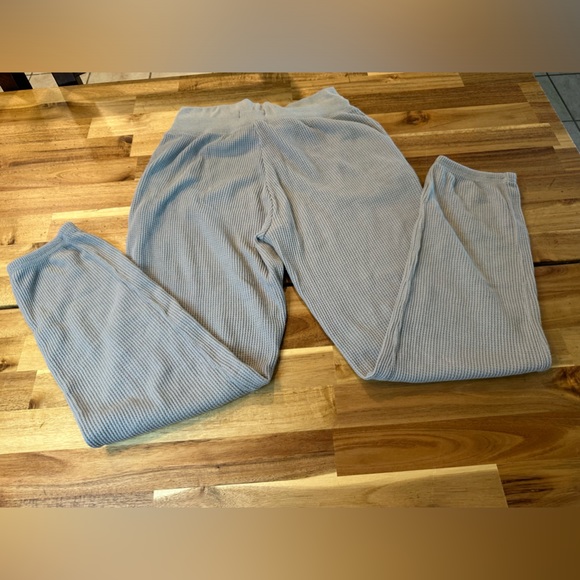 Abercrombie & Fitch Waffle Knit Joggers| Size S - Picture 7 of 9